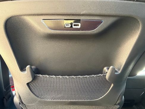 New 2026 Chrysler Pacifica Select FWD image 30