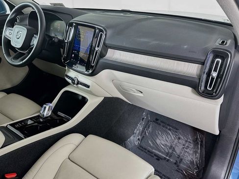 Used 2023 Volvo XC40 B5 Ultimate w/ Protection Package Premier image 28