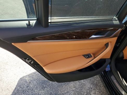 Used 2018 BMW 530i xDrive w/ Premium Package image 21