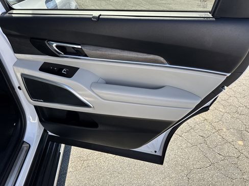 Certified 2022 Kia Telluride SX w/ SX Prestige Package image 16