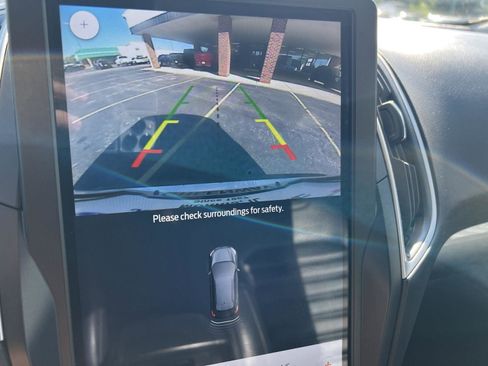 Used 2023 Ford Edge SEL image 25