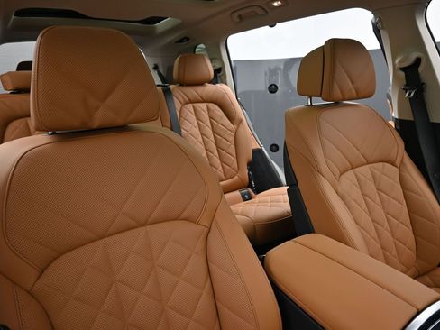 New 2025 BMW X7 xDrive40i image 29