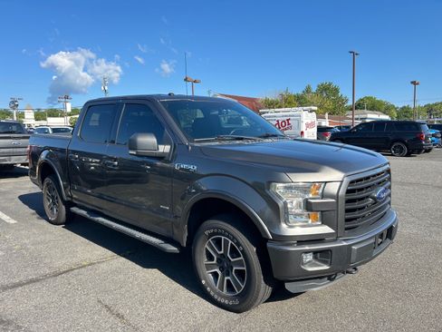 Used 2016 Ford F150 XLT w/ Equipment Group 302A Luxury AWD/4WD image 3