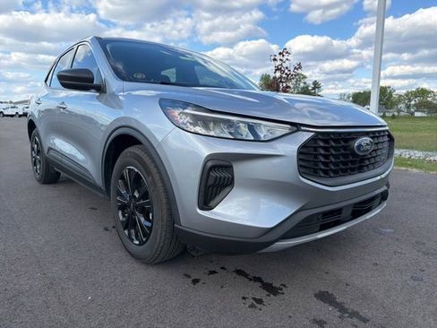Used 2023 Ford Escape Active w/ Cold Weather Package FWD image 1