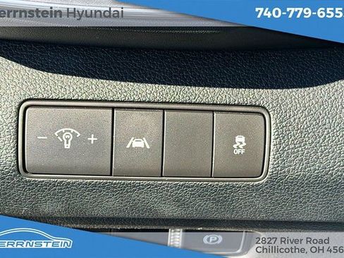 Used 2023 Hyundai Santa Fe SE image 15
