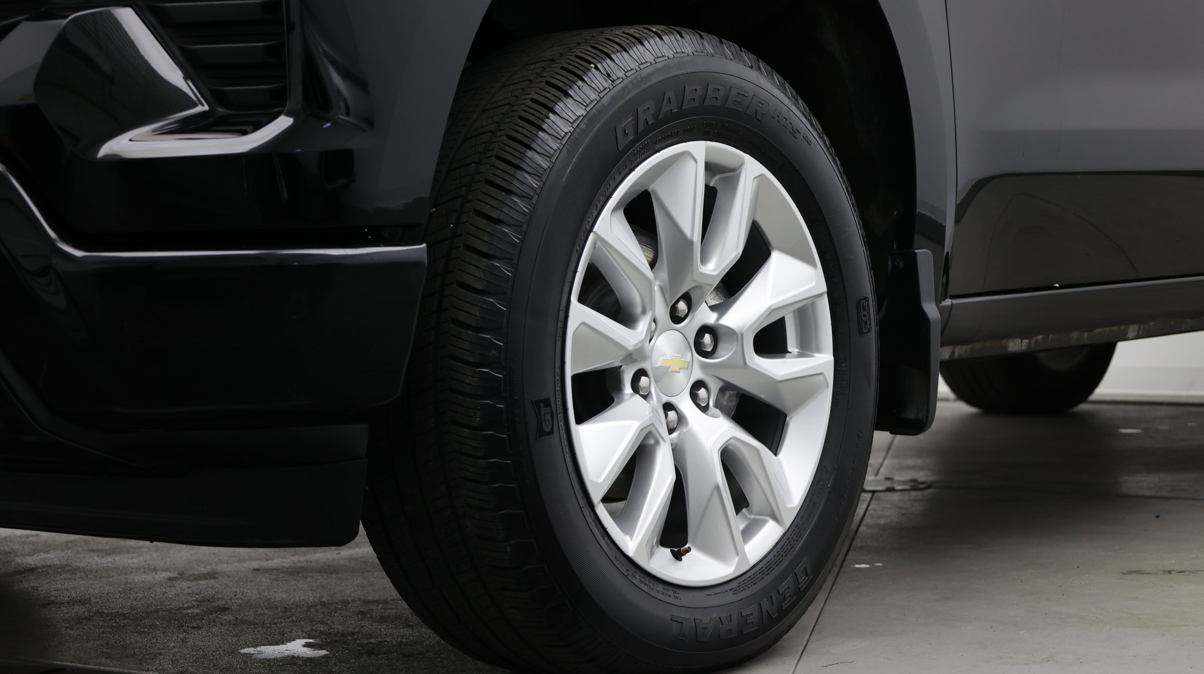 Used 2023 Chevrolet Silverado 1500 Custom AWD/4WD image 8