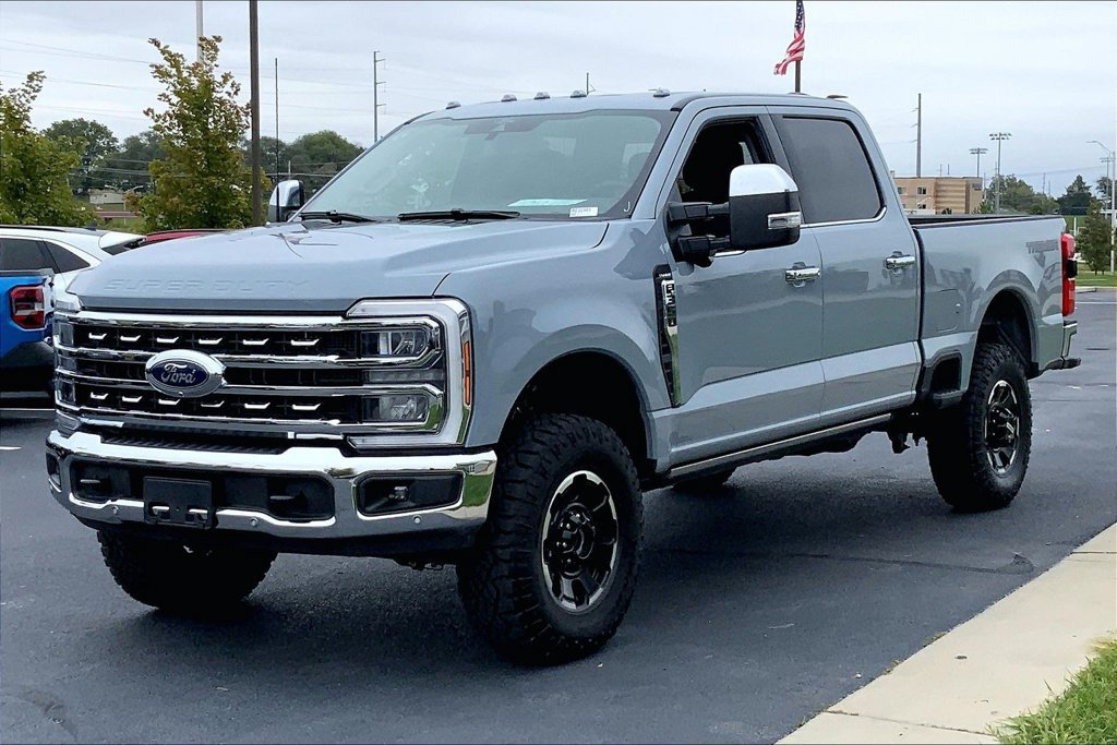 Used 2026 Ford F350 Lariat w/ Tremor Off-Road Package AWD/4WD image 5