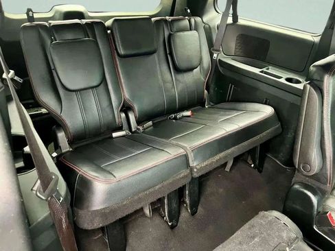 Used 2014 Dodge Grand Caravan R/T image 24