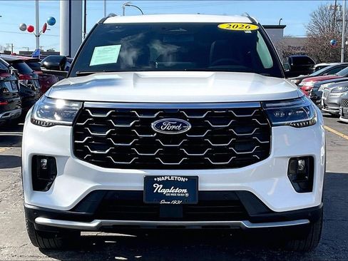 Used 2026 Ford Explorer Platinum image 2