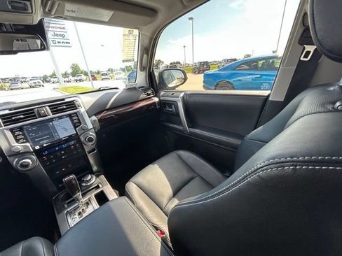 Used 2023 Toyota 4Runner Limited AWD/4WD image 31
