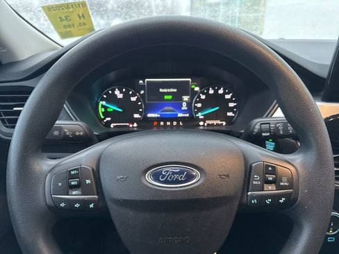 Used 2022 Ford Escape SE image 6
