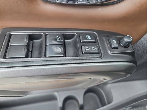 Used 2017 Nissan Titan Platinum Reserve w/ Off-Road Package AWD/4WD image 15