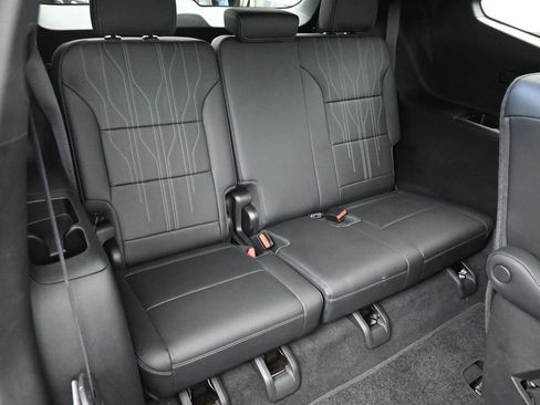 Certified 2025 Buick Enclave Avenir w/ Super Cruise Package image 10