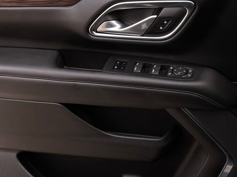 Used 2023 Chevrolet Tahoe Z71 w/ Luxury Package AWD/4WD image 19