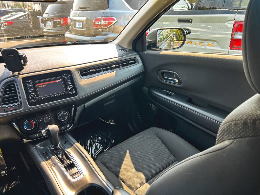 Used 2017 Honda HR-V LX image 18