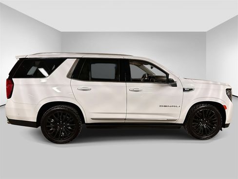 Used 2023 GMC Yukon Denali w/ Denali Reserve Package image 6