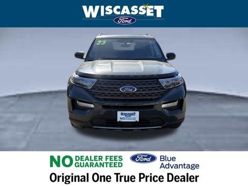 Used 2023 Ford Explorer XLT w/ Equipment Group 202A image 9