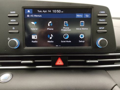 Used 2025 Hyundai Elantra Hybrid FWD image 25