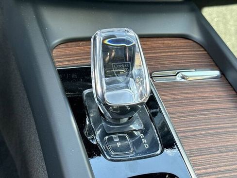 New 2024 Volvo XC60 T8 Ultimate w/ Protection Package Premier image 11