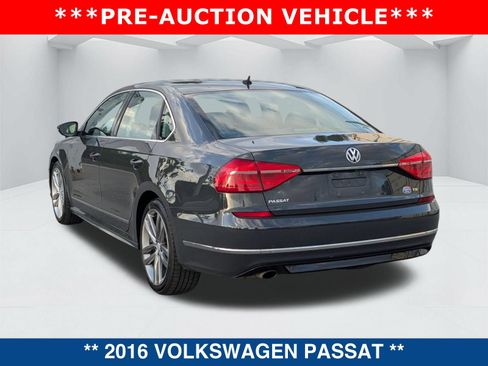 Used 2016 Volkswagen Passat 1.8T R-Line FWD image 6