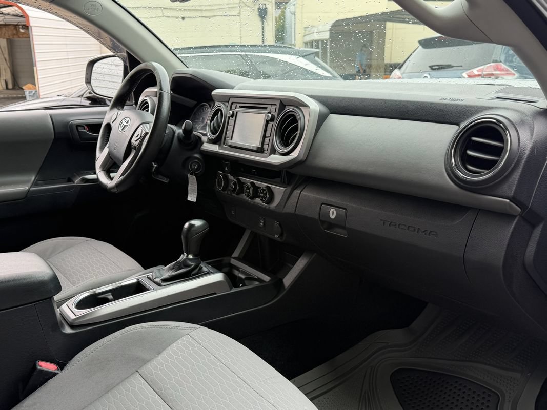 Used 2017 Toyota Tacoma SR5 w/ Tow Package AWD/4WD image 11