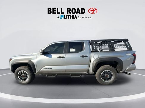Used 2025 Toyota Tacoma TRD Off-Road AWD/4WD image 5