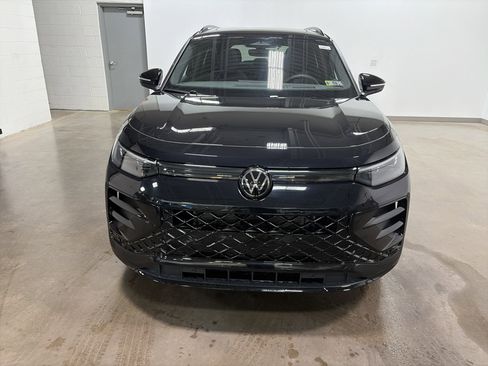 New 2026 Volkswagen Tiguan SE R-Line image 7