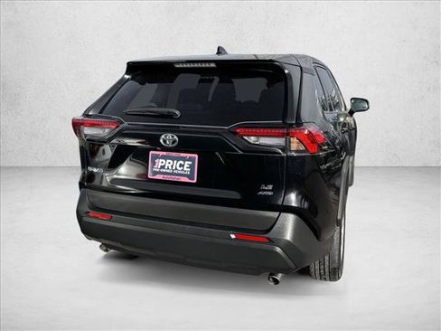 Used 2024 Toyota RAV4 LE AWD/4WD image 5