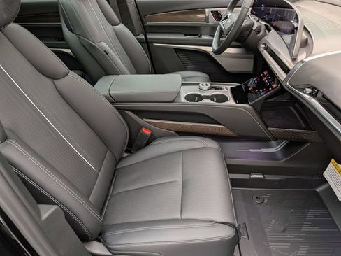 Used 2026 Cadillac Vistiq Sport w/ LPO, Floor Liner Package AWD/4WD image 28