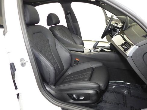 Used 2022 BMW 530i w/ Convenience Package image 18