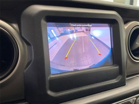 Used 2021 Jeep Wrangler Sport S image 22