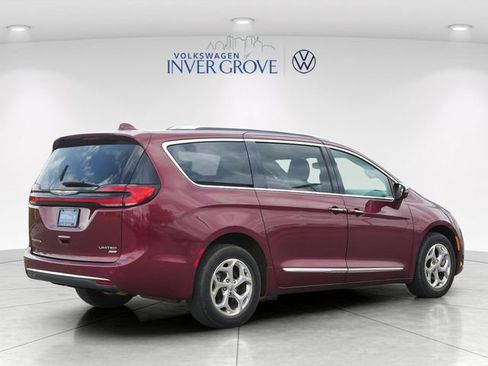 Used 2021 Chrysler Pacifica Limited w/ Premium & Safety Sphere Group AWD/4WD image 7