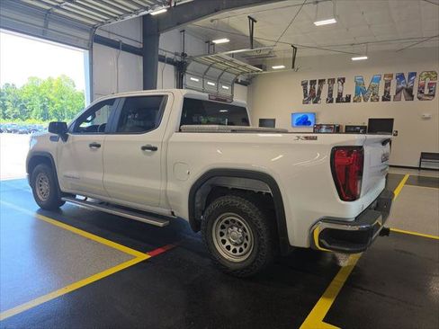 Used 2021 GMC Sierra 1500 4x4 Crew Cab w/ Sierra Value Package image 9