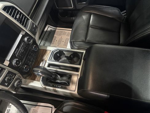Used 2018 Ford F150 Lariat image 18