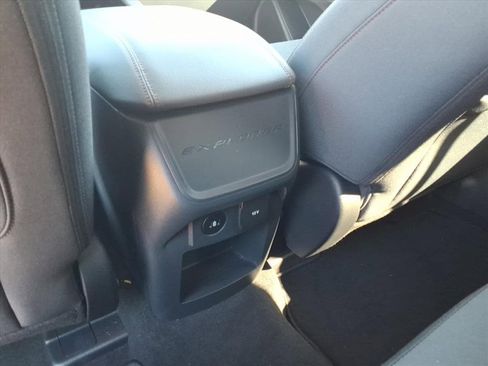 Used 2025 Ford Explorer Active image 11