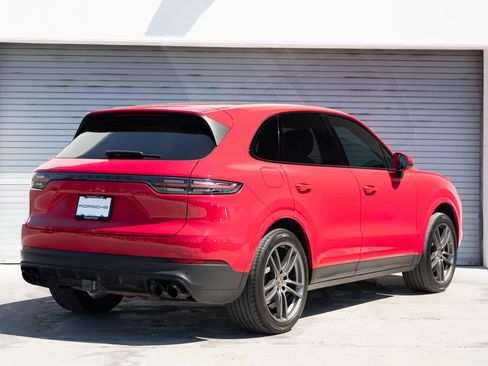 Used 2023 Porsche Cayenne AWD/4WD image 7