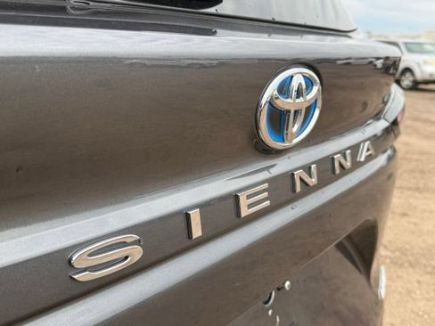 Used 2025 Toyota Sienna Limited AWD/4WD image 12
