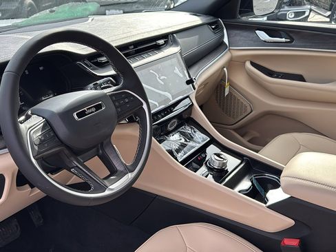 New 2026 Jeep Grand Cherokee L Limited image 12