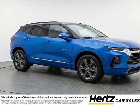 Used 2025 Chevrolet Blazer LT FWD image 1