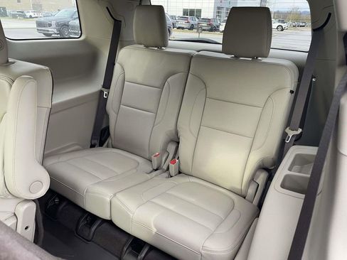 Used 2019 GMC Acadia Denali image 3