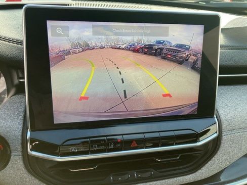 Certified 2023 Jeep Compass Latitude w/ Convenience Group image 18