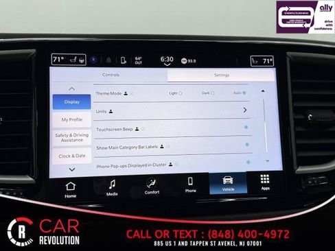 Used 2024 Chrysler Pacifica Touring-L FWD image 30