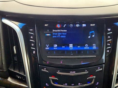 Used 2020 Cadillac Escalade Platinum image 19