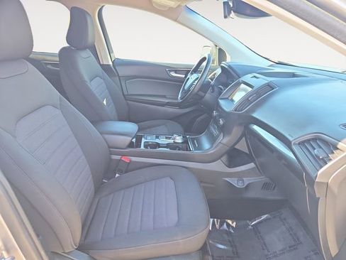 Used 2020 Ford Edge SE image 15