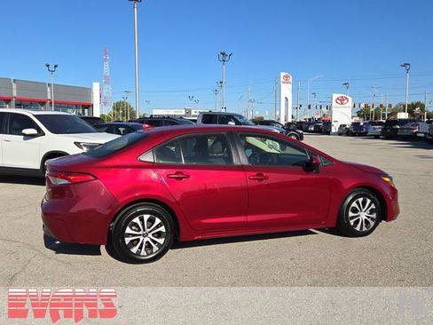 Certified 2022 Toyota Corolla LE image 2