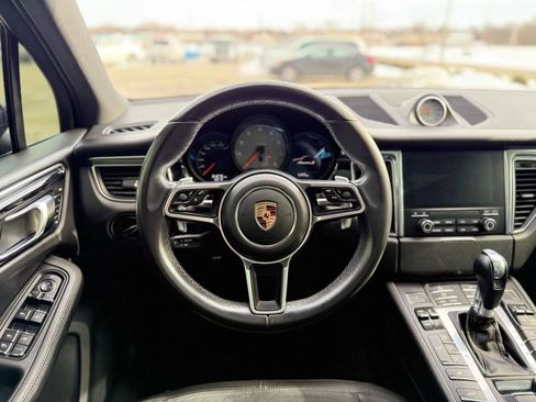 Used 2017 Porsche Macan S image 16