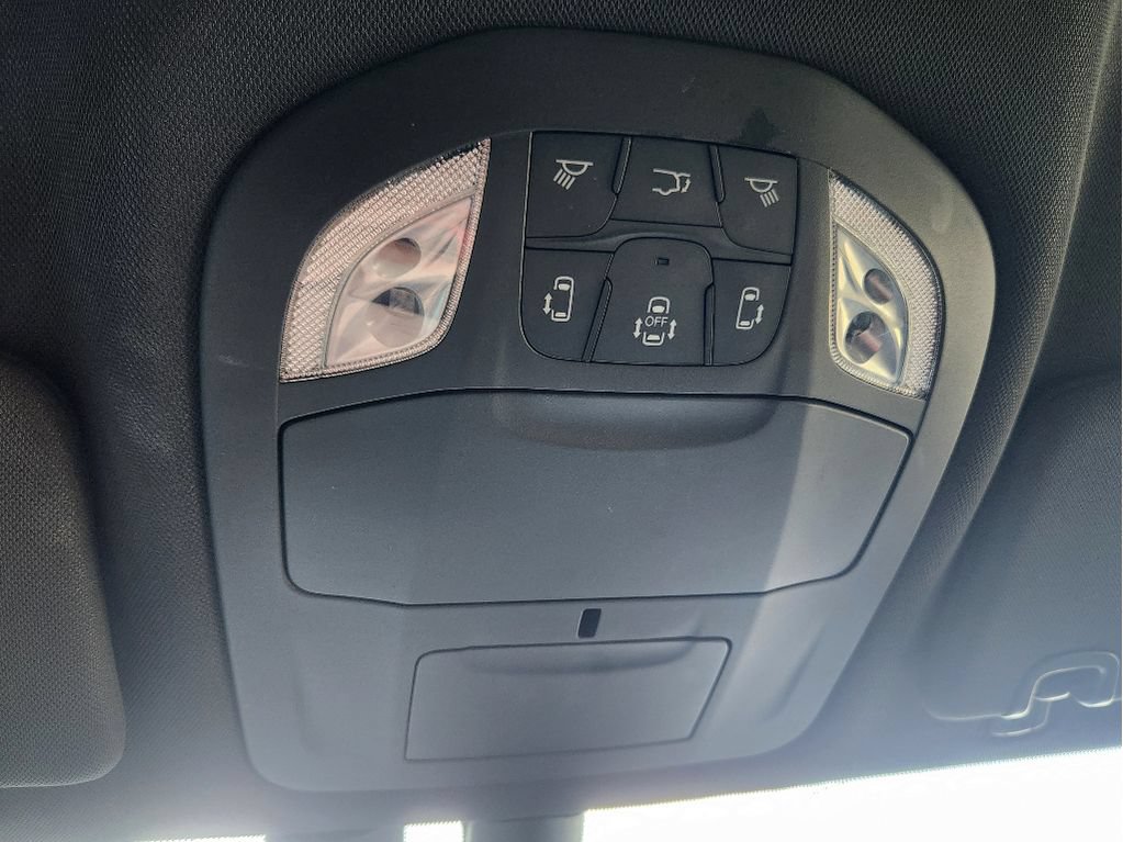 Used 2021 Chrysler Pacifica Touring-L w/ Premium & Safety Sphere Group FWD image 33