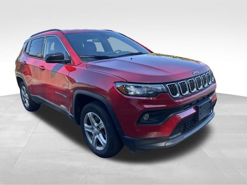 Used 2024 Jeep Compass Latitude AWD/4WD image 7