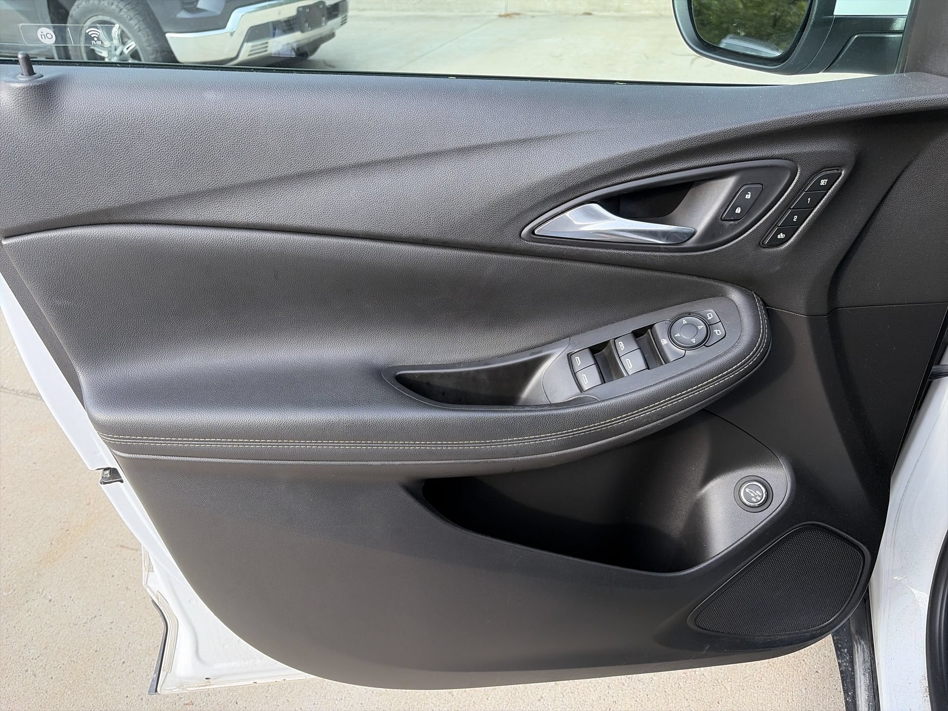 Used 2020 Buick Encore GX Essence w/ Advanced Technology Package AWD/4WD image 24