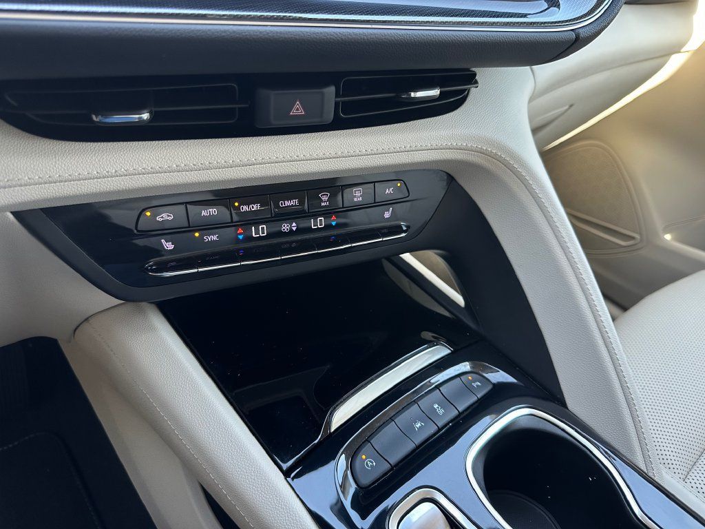 Used 2021 Buick Envision Essence FWD image 22